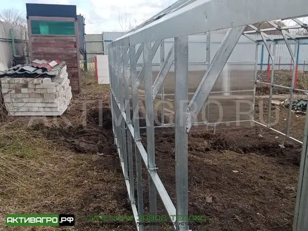 Теплица Ударница Англичанка, ширина 3 м, труба 40х20 Теплица Ударница Англичанка, ширина 3 м, труба 40х20